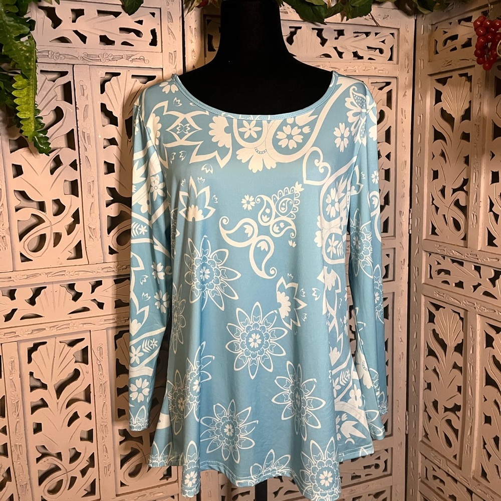 LILY LOVELY LIGHT TURQUOISE BLUE WITH WHITE FLOWERS & PAISLEY LONG SLEEVE TOP